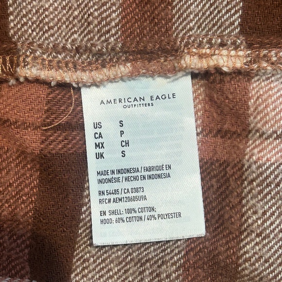 American Eagle Distressed flannel with hood - Picture 4 of 4